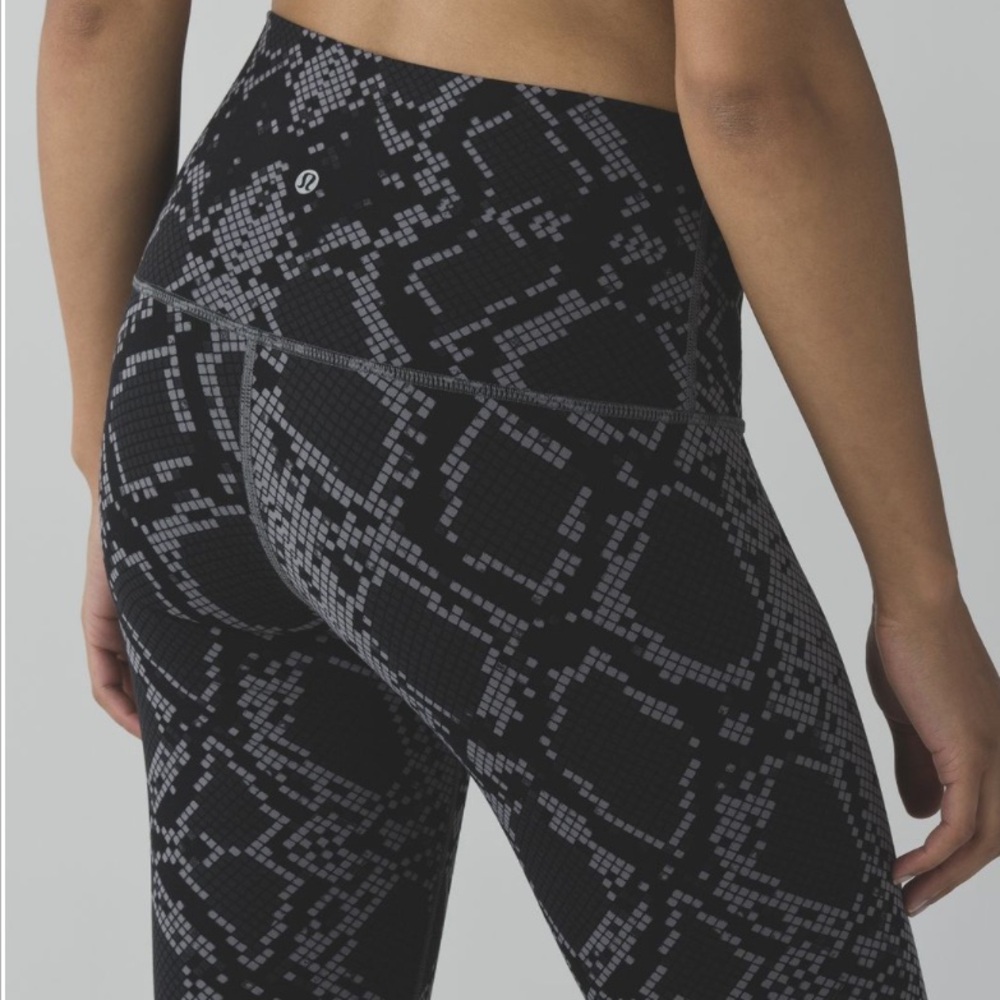 Lululemon Wunder Under Pant *Full-On Luon 
Simply Ziggy Snake Slate Deep Coal